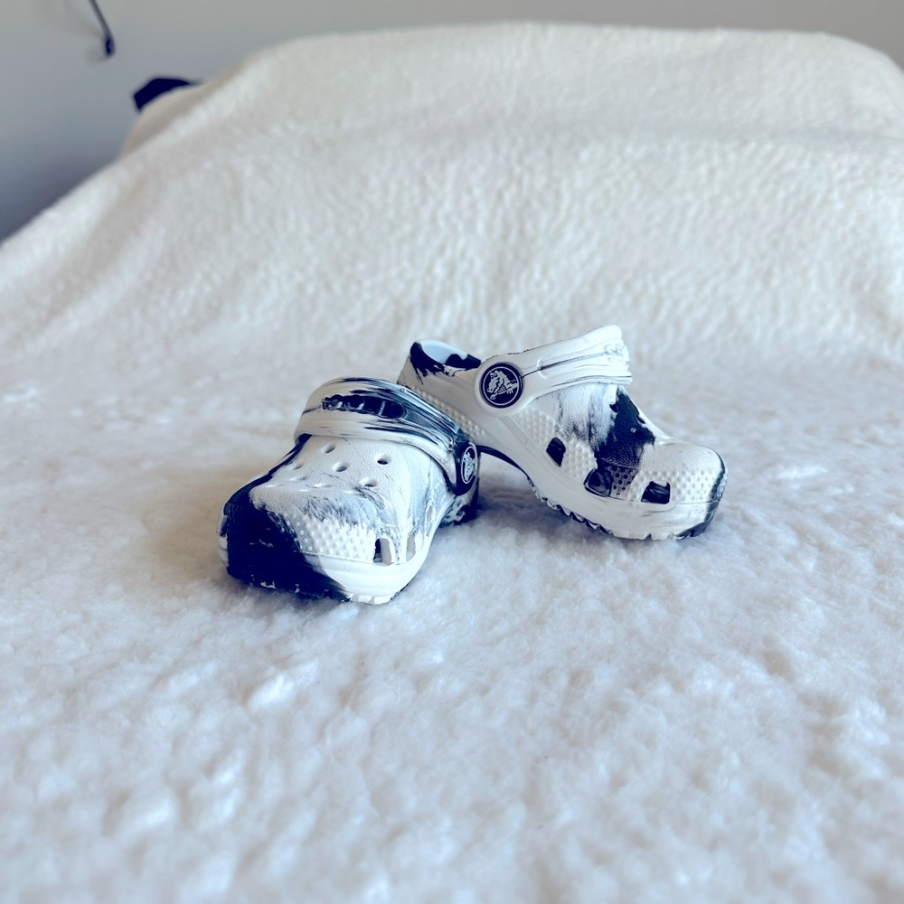 Toddler Classic Marbled Crocs